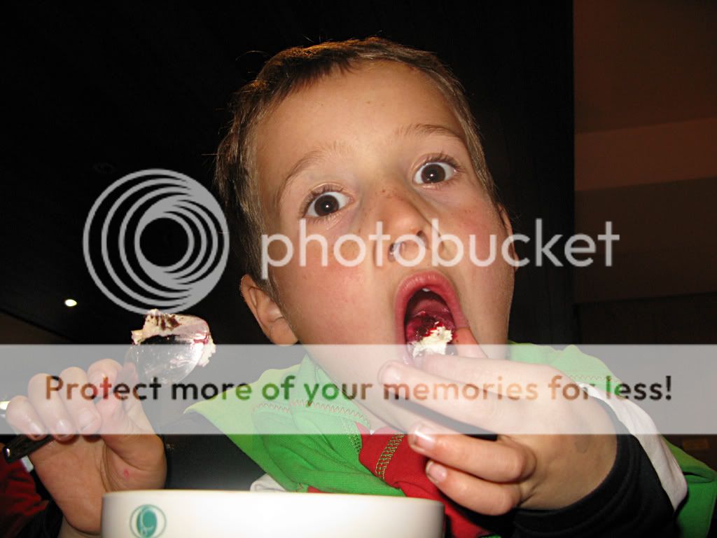 IMAGE: http://i512.photobucket.com/albums/t321/BraesideLaird/kids/IMG_0791-web.jpg