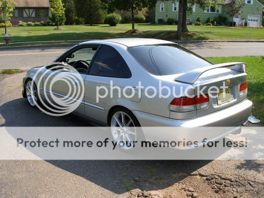 Slammed civic/ Rolled Fender