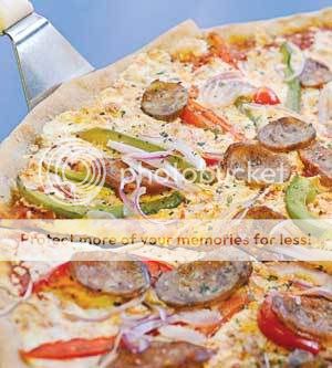 pizza Photo by Daniel S. Burnstein