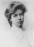 http://i512.photobucket.com/albums/t324/chickladoo/Eleanor_Roosevelt_in_school_portrai.gif